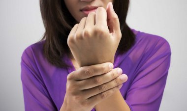 Bệnh xương khớp thường gặp: Hội chứng De Quervain là gì?