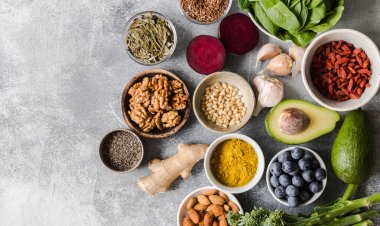 Chuyên gia y tế nói về nguy cơ COVID-19 lây qua thực phẩm, rau củ quả