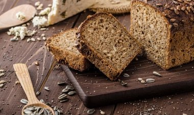 Những lợi ích sức khỏe của bánh mì đen