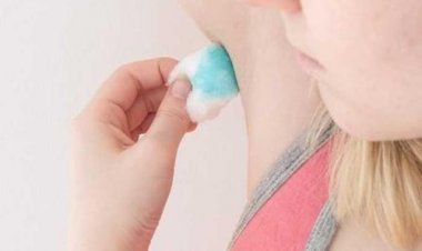 Thoa Listerine vào nách trị hôi nách tức thì