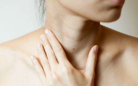 Bác sĩ cảnh báo có 3 tín hiệu lạ ở cổ coi chừng K tuyến giáp đang sinh sôi mà không biết