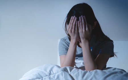 Cảnh Báo Từ Cơ Thể Khi Ngủ: Đổ Mồ Hôi Đêm và Mất Ngủ Có Thể Là Dấu Hiệu Ung Thư